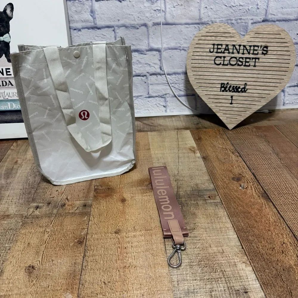 Lululemon never lost keychain